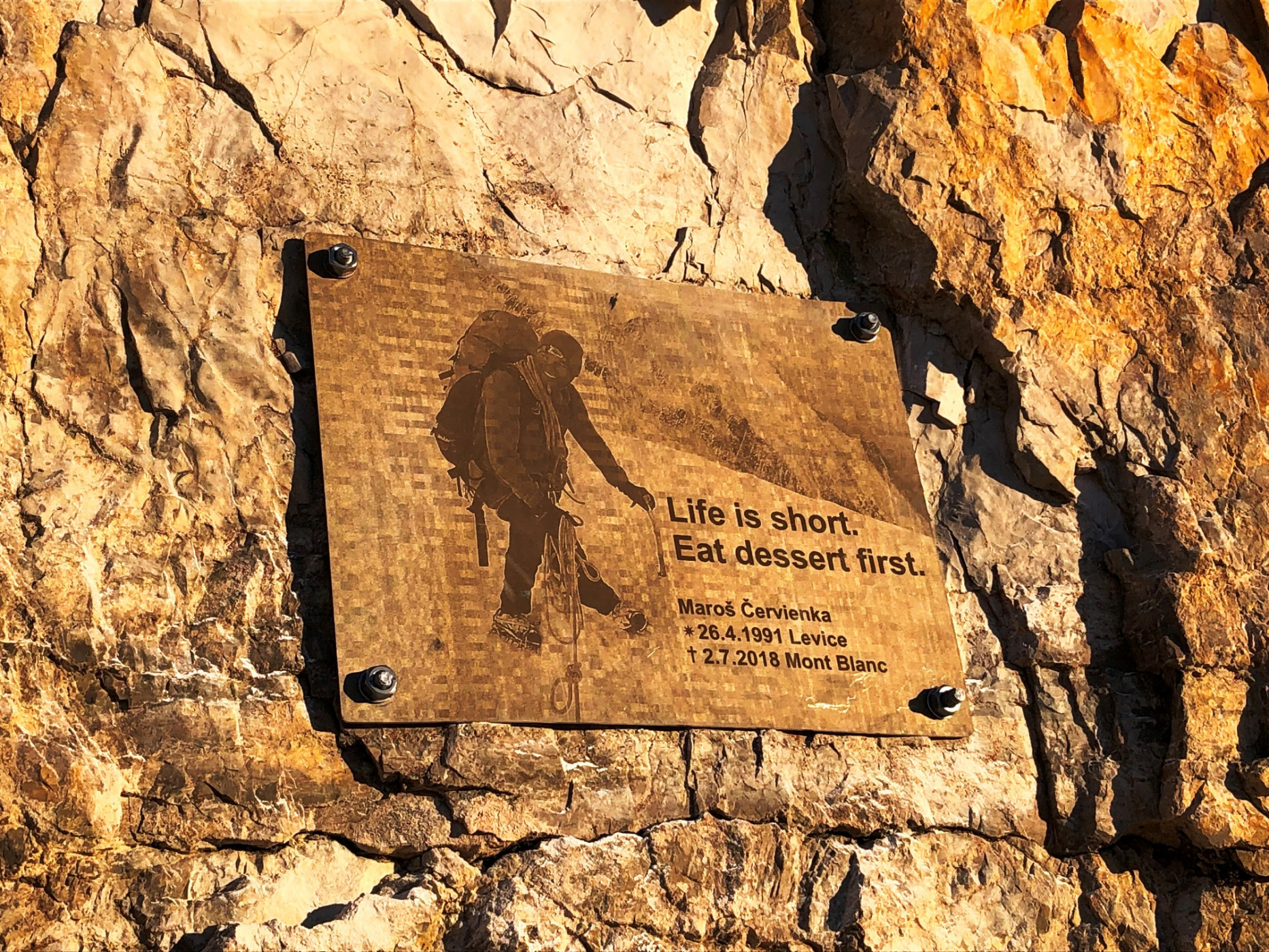 Pamätná tabuľka pre Maroša